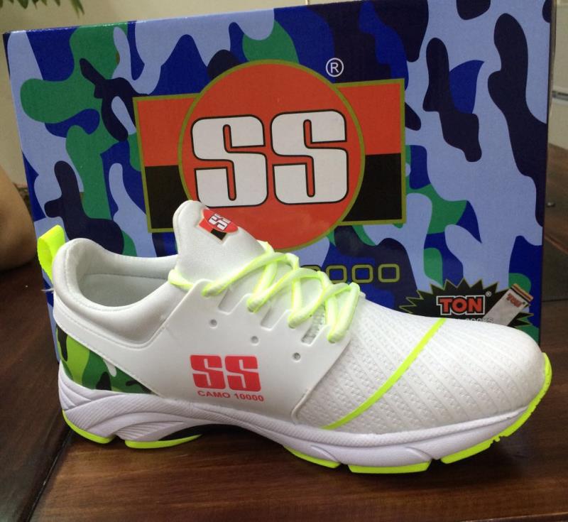ss cricket shoes spikes