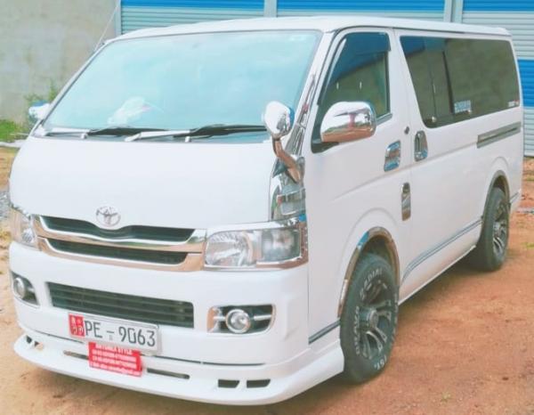 Naaz Van Rental And Hire 100Km Per Day
