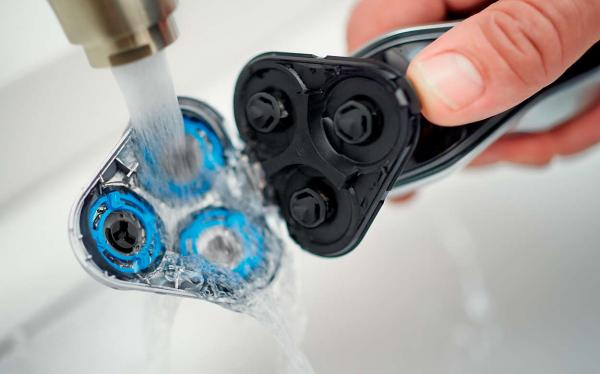 Philips AquaTouch Wet And Dry Comfortcut Electric Shaver - S5050/06